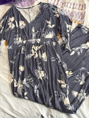 Isabel Maternity Floral Maxi Dress with White Blooms size M